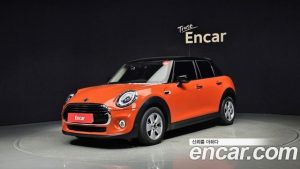Mini Cooper 5Door DEFAULT 2021 года из Южной Кореи