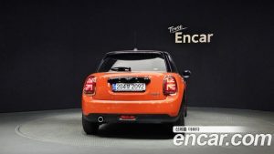 Mini Cooper 5Door DEFAULT 2021 года из Южной Кореи