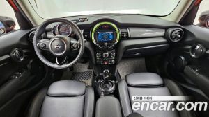 Mini Cooper 5Door DEFAULT 2021 года из Южной Кореи
