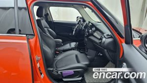 Mini Cooper 5Door DEFAULT 2021 года из Южной Кореи