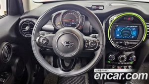 Mini Cooper 5Door DEFAULT 2021 года из Южной Кореи
