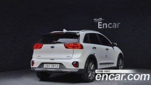 Kia Niro 1.6 HEV 2020 года из Южной Кореи