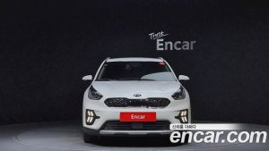 Kia Niro 1.6 HEV 2020 года из Южной Кореи