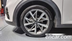 Kia Niro 1.6 HEV 2020 года из Южной Кореи