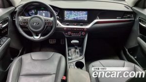 Kia Niro 1.6 HEV 2020 года из Южной Кореи