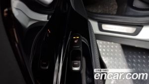 Kia Niro 1.6 HEV 2020 года из Южной Кореи