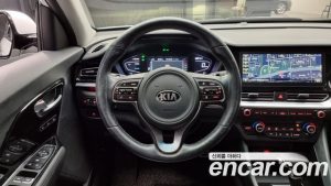 Kia Niro 1.6 HEV 2020 года из Южной Кореи