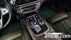 BMW 7-Series 730Ld xDrive Design Pure Excellence 2020 года из Южной Кореи