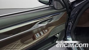 BMW 7-Series 730Ld xDrive Design Pure Excellence 2020 года из Южной Кореи