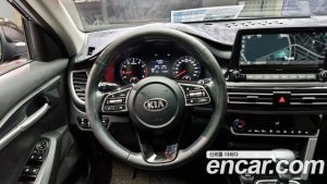 Kia Seltos Бензин 1.6 Turbo 2WD 2020 года из Южной Кореи
