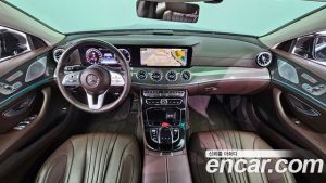 Mercedes-Benz CLS-Class CLS300d AMG Line 2020 года из Южной Кореи