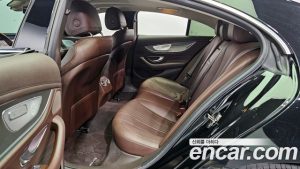 Mercedes-Benz CLS-Class CLS300d AMG Line 2020 года из Южной Кореи