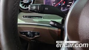 Mercedes-Benz CLS-Class CLS300d AMG Line 2020 года из Южной Кореи