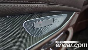 Mercedes-Benz CLS-Class CLS300d AMG Line 2020 года из Южной Кореи