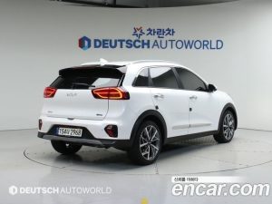 Kia Niro 1.6 HEV 2022 года из Южной Кореи