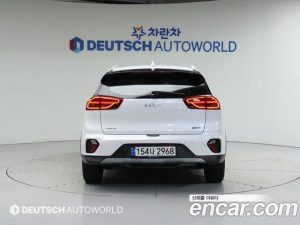 Kia Niro 1.6 HEV 2022 года из Южной Кореи