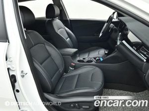 Kia Niro 1.6 HEV 2022 года из Южной Кореи