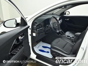 Kia Niro 1.6 HEV 2022 года из Южной Кореи