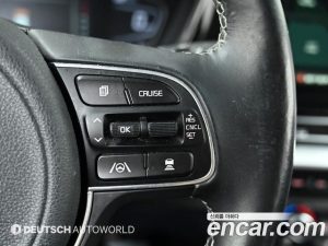 Kia Niro 1.6 HEV 2022 года из Южной Кореи