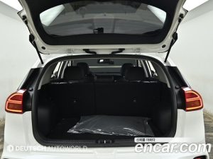 Kia Niro 1.6 HEV 2022 года из Южной Кореи