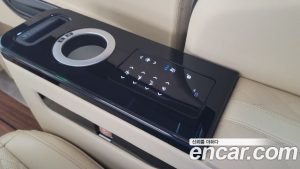Kia Carnival 9-Seater HI-Limousine (Special Hi-End Version) 2020 года из Южной Кореи