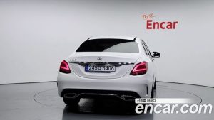 Mercedes-Benz C-Class C200 AMG Line 2021 года из Южной Кореи