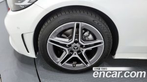 Mercedes-Benz C-Class C200 AMG Line 2021 года из Южной Кореи