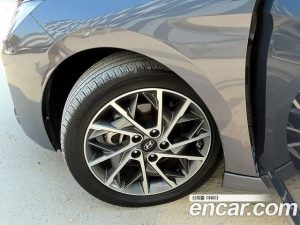 Hyundai AVANTE 1.6 2020 года из Южной Кореи