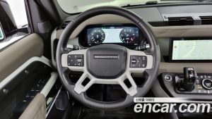Land Rover Defender 110 D240 SE 2020 года из Южной Кореи