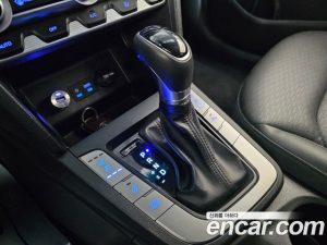 Hyundai AVANTE 1.6 2020 года из Южной Кореи