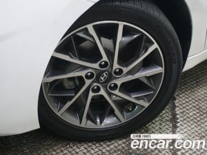 Hyundai AVANTE 1.6 2020 года из Южной Кореи