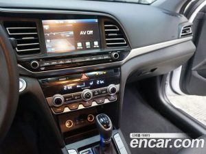 Hyundai AVANTE 1.6 2020 года из Южной Кореи
