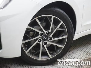 Hyundai AVANTE 1.6 2020 года из Южной Кореи