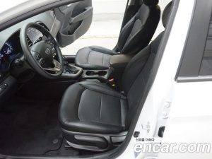 Hyundai AVANTE 1.6 2020 года из Южной Кореи