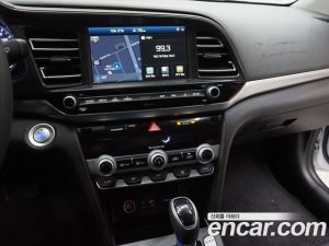 Hyundai AVANTE 1.6 2020 года из Южной Кореи