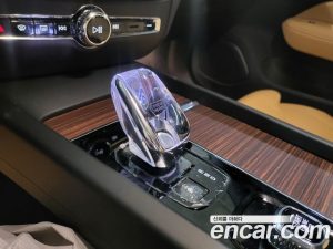 Volvo V60 B5 ULTIMATE AWD 2023 года из Южной Кореи