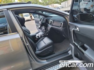 Kia Sportage Бензин 2.0 2WD 2022 года из Южной Кореи
