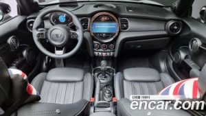 Mini Cooper Convertible Seaside Edition 2023 года из Южной Кореи