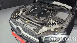 Mercedes-Benz GLC-Class GLC300 4MATIC Premium 2020 года из Южной Кореи