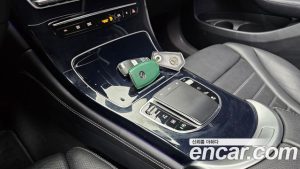 Mercedes-Benz GLC-Class GLC300 4MATIC Premium 2020 года из Южной Кореи