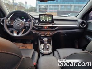 Kia K3 2020 года из Южной Кореи