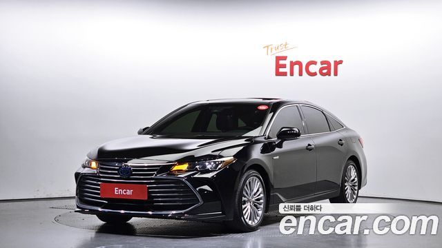 Toyota Avalon 2.5 HYBRID 2019 года из Кореи