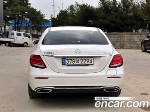 Mercedes-Benz E-Class E300e 4MATIC Exclusive 2020 года из Южной Кореи