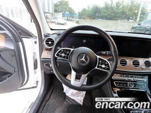 Mercedes-Benz E-Class E300e 4MATIC Exclusive 2020 года из Южной Кореи