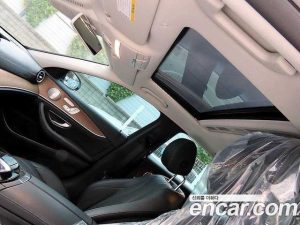 Mercedes-Benz E-Class E300e 4MATIC Exclusive 2020 года из Южной Кореи