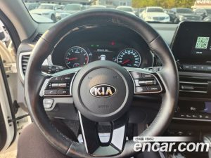 Kia Seltos Бензин 1.6 Turbo 2WD 2020 года из Южной Кореи