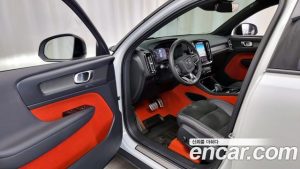 Volvo XC40 B4 R-디자인 2021 года из Южной Кореи