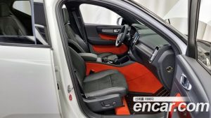 Volvo XC40 B4 R-디자인 2021 года из Южной Кореи