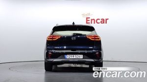 Kia Niro 1.6 HEV 2020 года из Южной Кореи