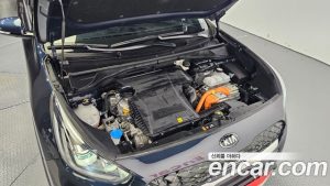 Kia Niro 1.6 HEV 2020 года из Южной Кореи